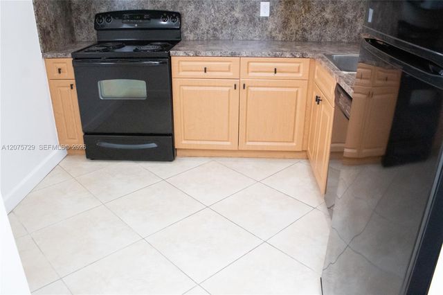7860 Camino Real L-406, Miami, FL 33143