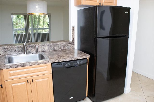 7860 Camino Real L-406, Miami, FL 33143