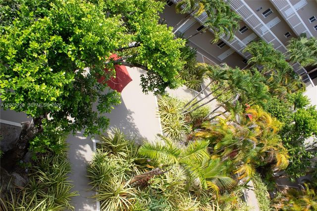 7860 Camino Real L-406, Miami, FL 33143