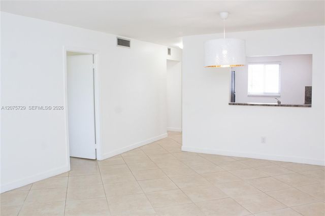 7860 Camino Real L-406, Miami, FL 33143
