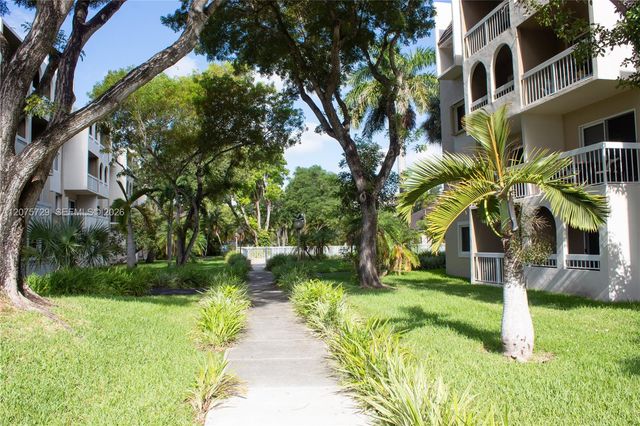 7860 Camino Real L-406, Miami, FL 33143
