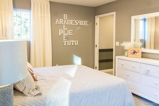 559 Cannonade Loop, Howell, MI 48843