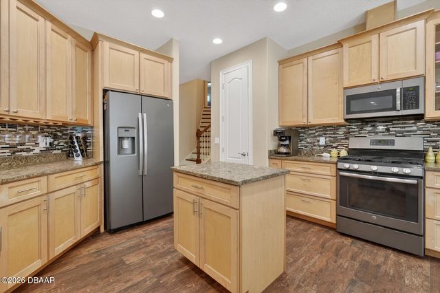 1806 Glenwood Oaks Lane, Deland, FL 32720