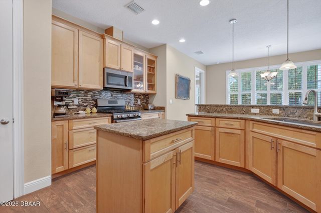 1806 Glenwood Oaks Lane, Deland, FL 32720