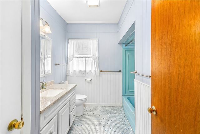 30 Naples Avenue, Providence, RI 02908