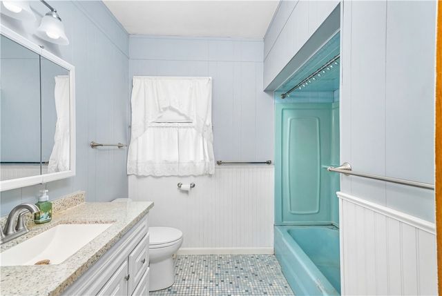 30 Naples Avenue, Providence, RI 02908