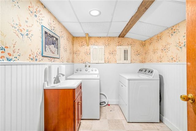 30 Naples Avenue, Providence, RI 02908