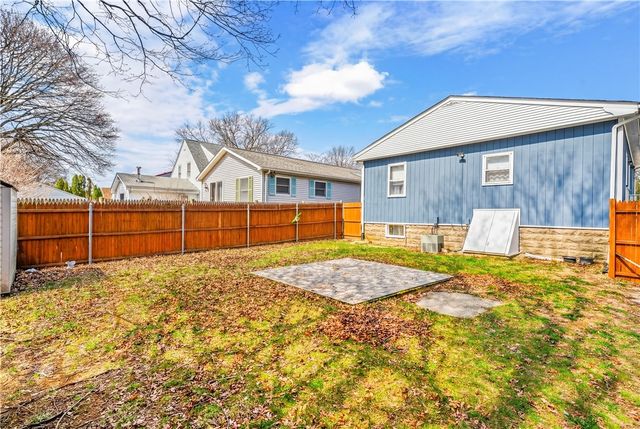 30 Naples Avenue, Providence, RI 02908