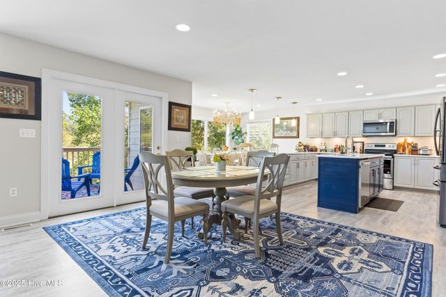 512 Medcalf Drive SW, Sunset Beach, NC 28468