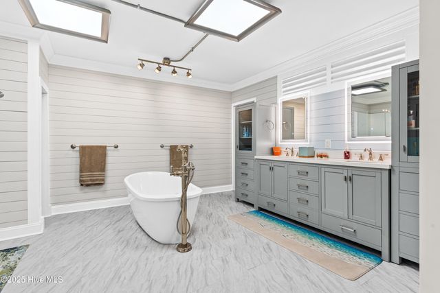 512 Medcalf Drive SW, Sunset Beach, NC 28468