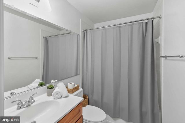 6803 JACKIE DENEESE CT, Springfield, VA 22152