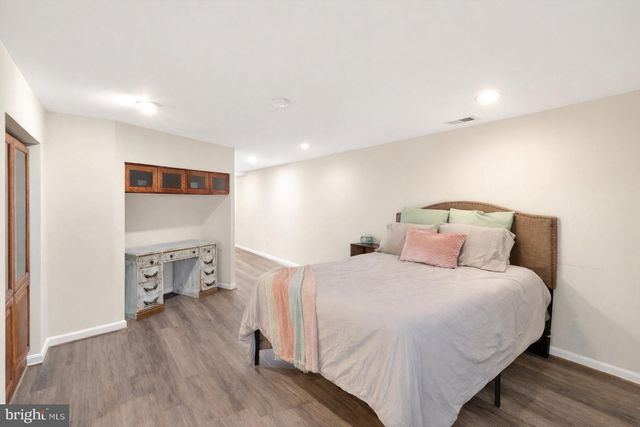 6803 JACKIE DENEESE CT, Springfield, VA 22152