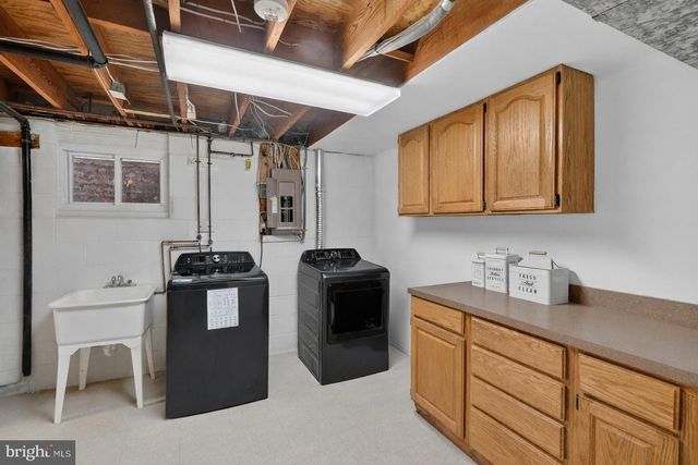 6803 JACKIE DENEESE CT, Springfield, VA 22152