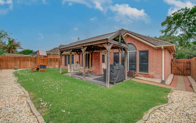 19623 Chestnut Brook Court, Houston, TX 77084