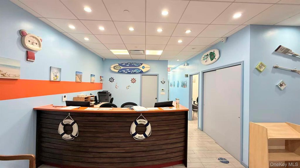 131-07 40th Road E33, Flushing, NY 11354 — exterior