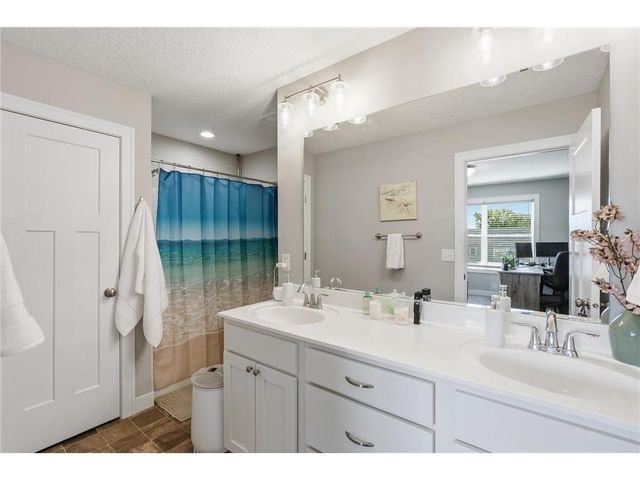 2060 Pleasant Drive, Prescott, WI 54021