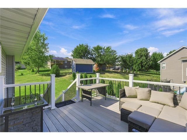2060 Pleasant Drive, Prescott, WI 54021