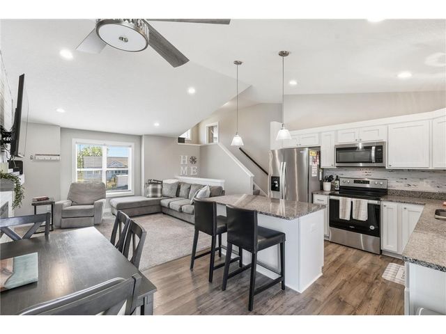 2060 Pleasant Drive, Prescott, WI 54021