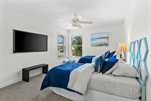 6689 Eastpointe Pines Street, Palm Beach Gardens, FL 33418