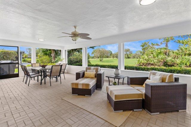 6689 Eastpointe Pines Street, Palm Beach Gardens, FL 33418