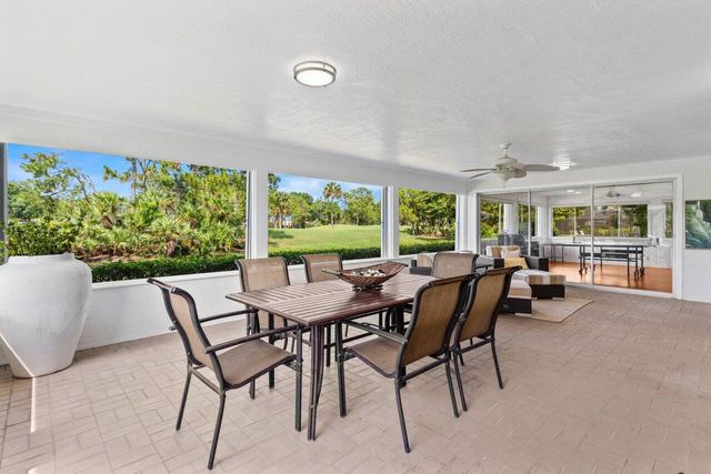 6689 Eastpointe Pines Street, Palm Beach Gardens, FL 33418