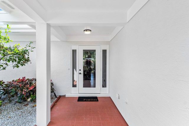6689 Eastpointe Pines Street, Palm Beach Gardens, FL 33418