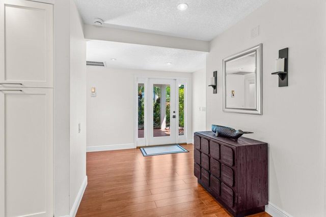 6689 Eastpointe Pines Street, Palm Beach Gardens, FL 33418
