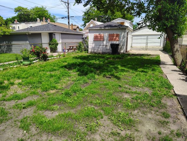 2243 N Kedvale Avenue, Chicago, IL 60639