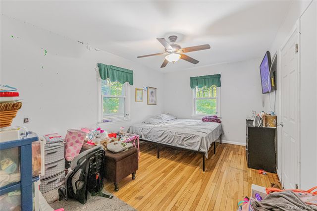 15 Wayne Way, White Plains, NY 10607