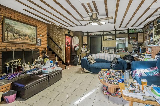 15 Wayne Way, White Plains, NY 10607