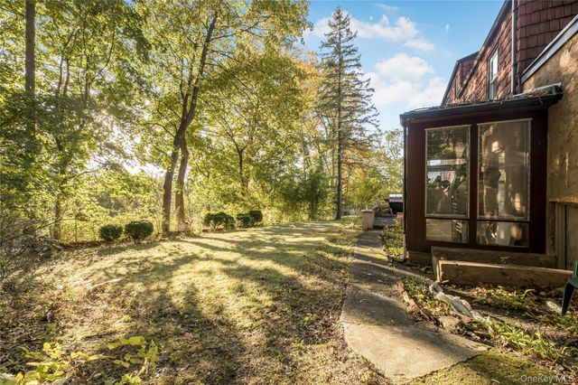 15 Wayne Way, White Plains, NY 10607