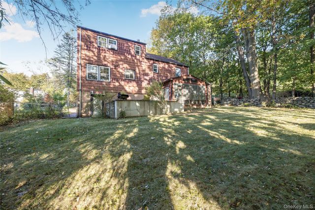 15 Wayne Way, White Plains, NY 10607