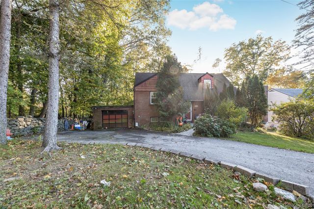 15 Wayne Way, White Plains, NY 10607