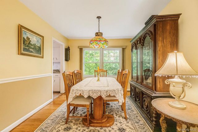 15 Wayne Way, White Plains, NY 10607