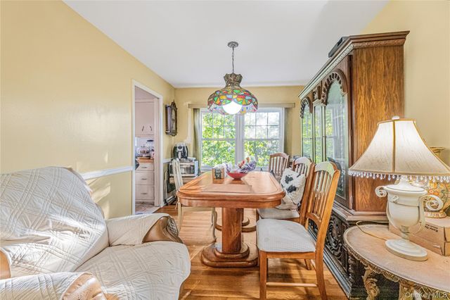 15 Wayne Way, White Plains, NY 10607