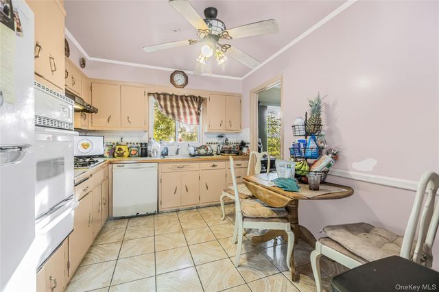 15 Wayne Way, White Plains, NY 10607