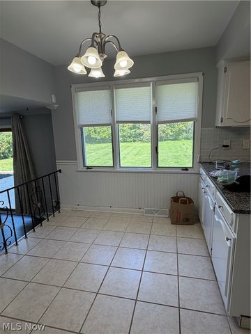 1905 Camberly Drive, Cleveland, OH 44124