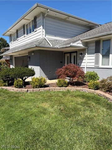 1905 Camberly Drive, Cleveland, OH 44124