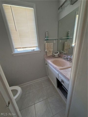 1905 Camberly Drive, Cleveland, OH 44124