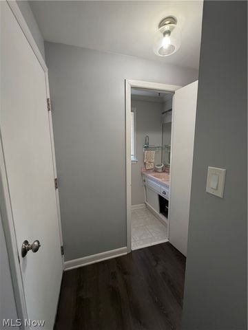 1905 Camberly Drive, Cleveland, OH 44124