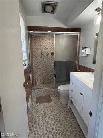 1905 Camberly Drive, Cleveland, OH 44124