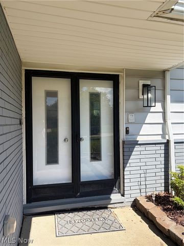 1905 Camberly Drive, Cleveland, OH 44124