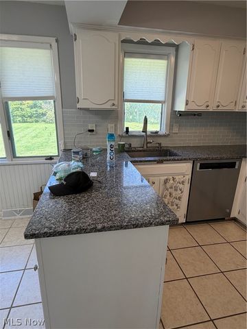 1905 Camberly Drive, Cleveland, OH 44124