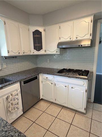 1905 Camberly Drive, Cleveland, OH 44124