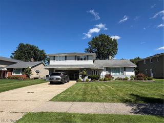 1905 Camberly Drive, Cleveland, OH 44124