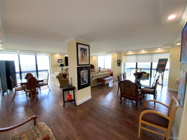 27010 Grand Central Parkway 19O, Floral Park, NY 11005