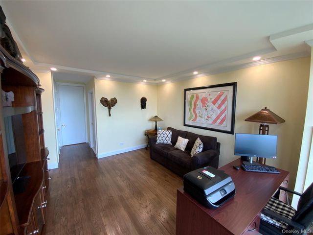 27010 Grand Central Parkway 19O, Floral Park, NY 11005