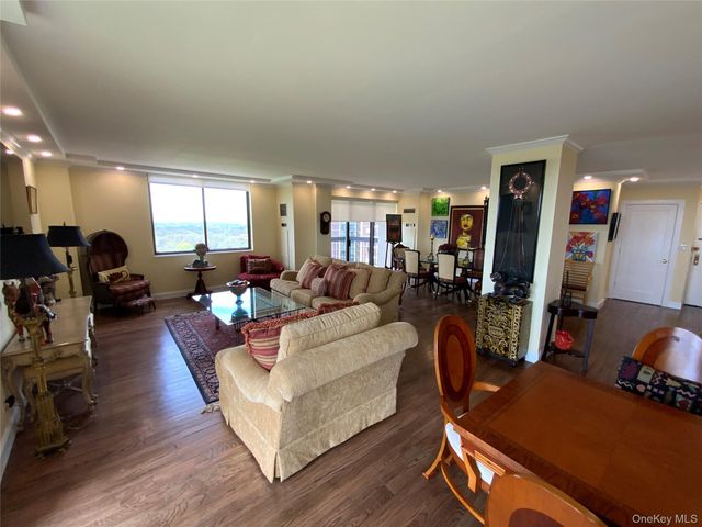 27010 Grand Central Parkway 19O, Floral Park, NY 11005