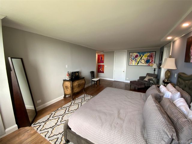 27010 Grand Central Parkway 19O, Floral Park, NY 11005