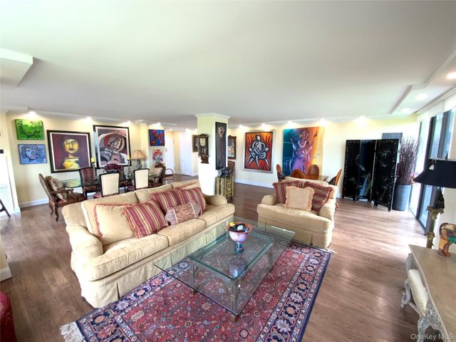 27010 Grand Central Parkway 19O, Floral Park, NY 11005